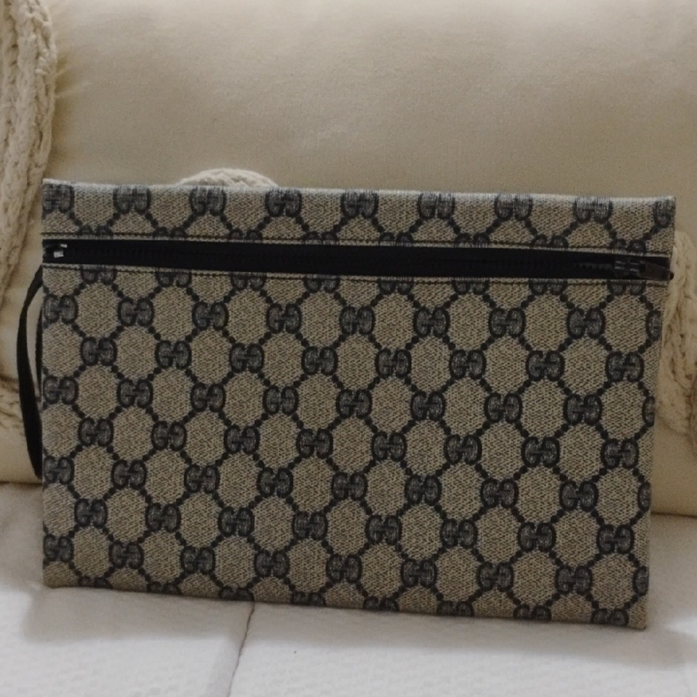 Gucci Supreme Sherry Line Beige and Black/blue Clutch Bag